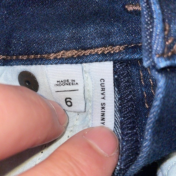 NWOT LOFT Curvy Skinny Jeans.  Size 6 - Picture 5 of 10